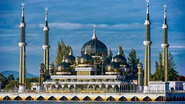 A mosque on the water